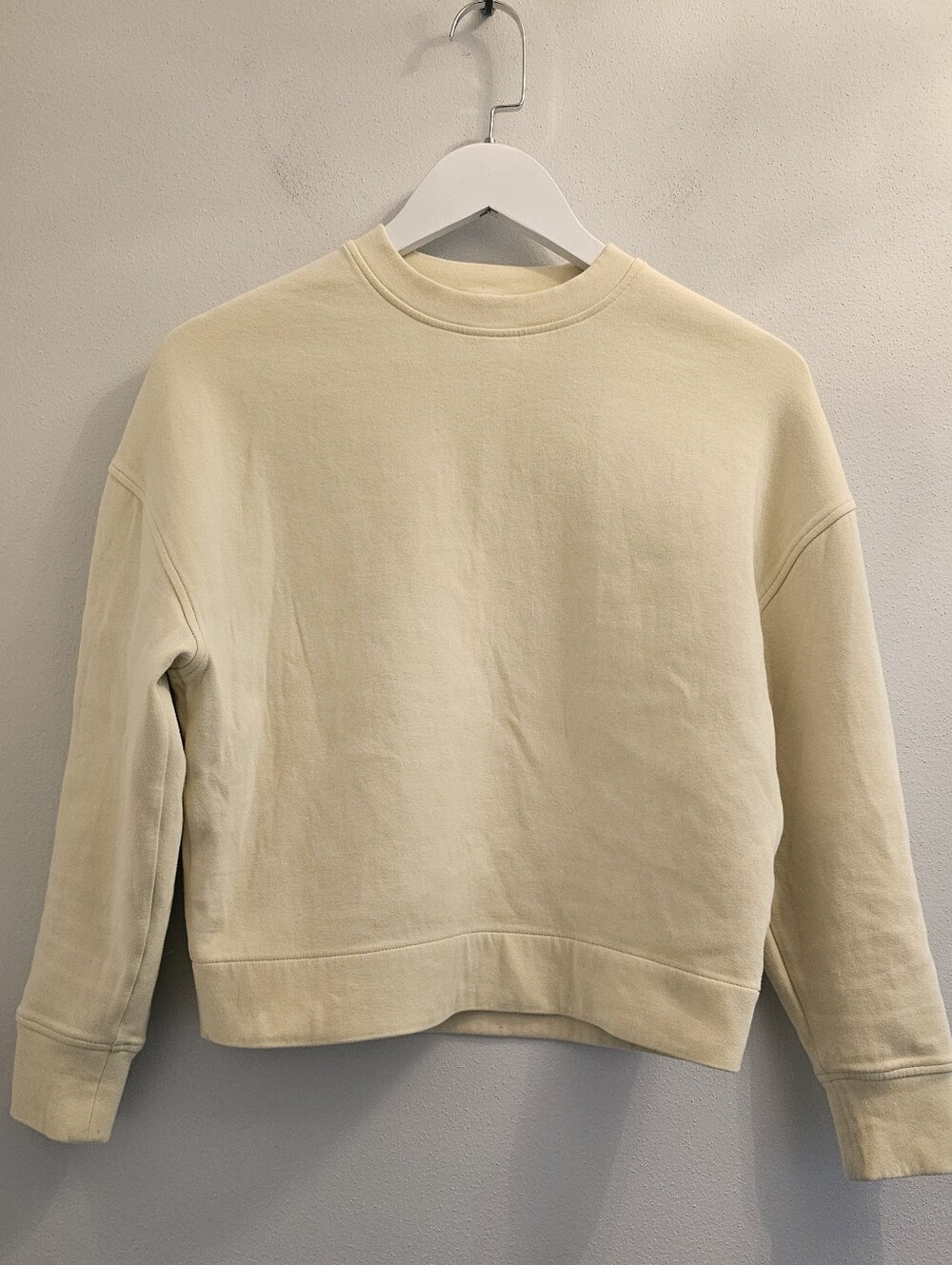 Vince Women's Long Sleeve Pullover Crew. In pale yellow. Cotton/spandex blend.